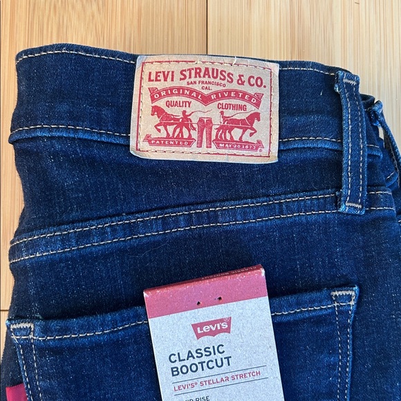 Levi’s Classic Bootcut Jeans Mid Rise Dark Wash Size 2 Short (26) - Picture 5 of 9